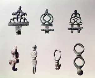 Ganchos de cinturón, Tene I (c.475-0 a.C.) (bronce)